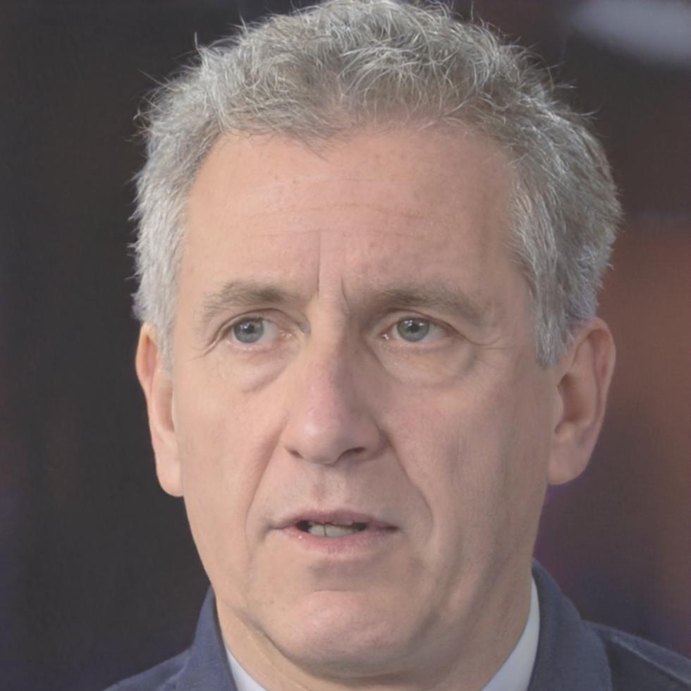 Lennard Vögele, Leiter Kostenoptimierung bei elaselumivo